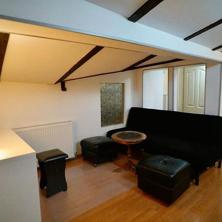 2-Room Cozy Retreat Near City Center Букурещ Екстериор снимка