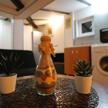 2-Room Cozy Retreat Near City Center Букурещ Екстериор снимка